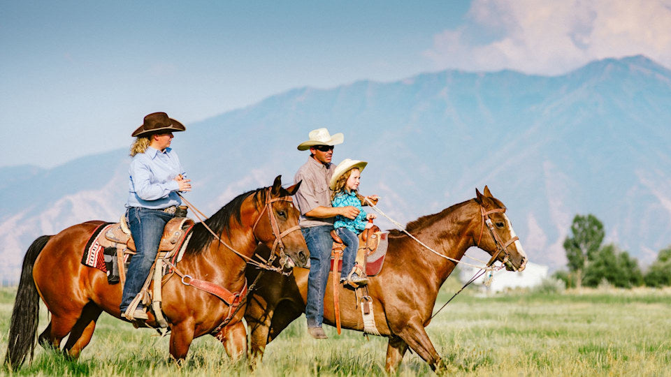 4 ways to embrace cowboy culture while traveling to Texas according to Hello Magazine