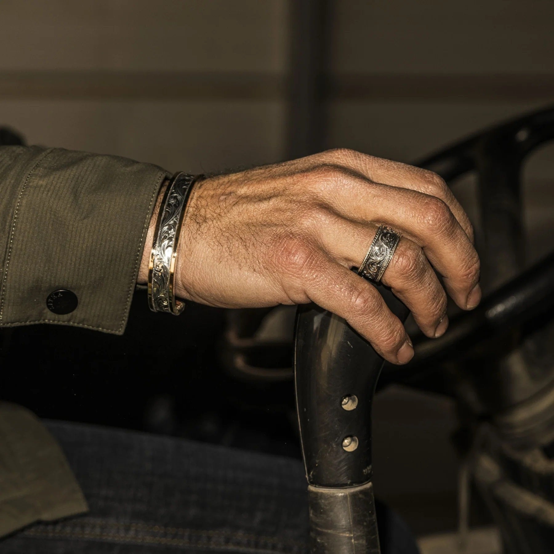 V*x様 Tah'Bah IngotSilver Cuff c.1945 Vintage Navajo Stamped Ingot Silver Cuff Circa 1890's